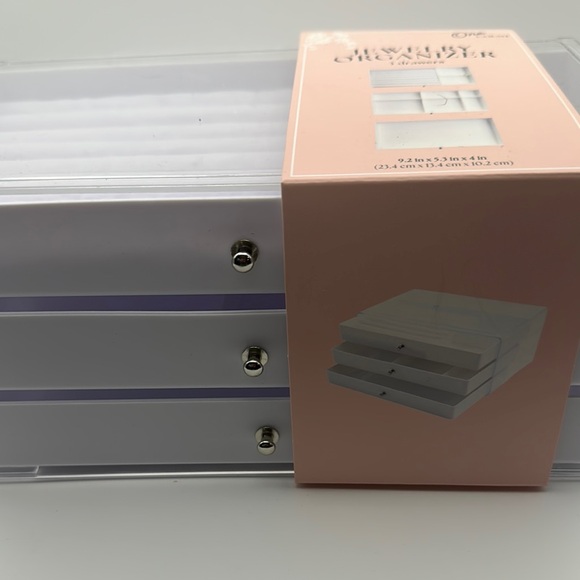 Target Bullseye White Jewelry Organizer - Picture 3 of 8